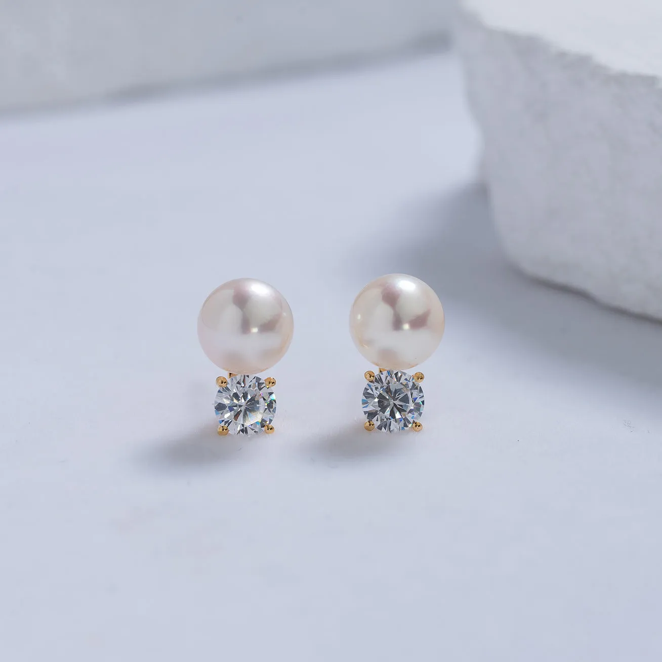 18K Gold Akoya Hanadama Pearl Earrings KE00100