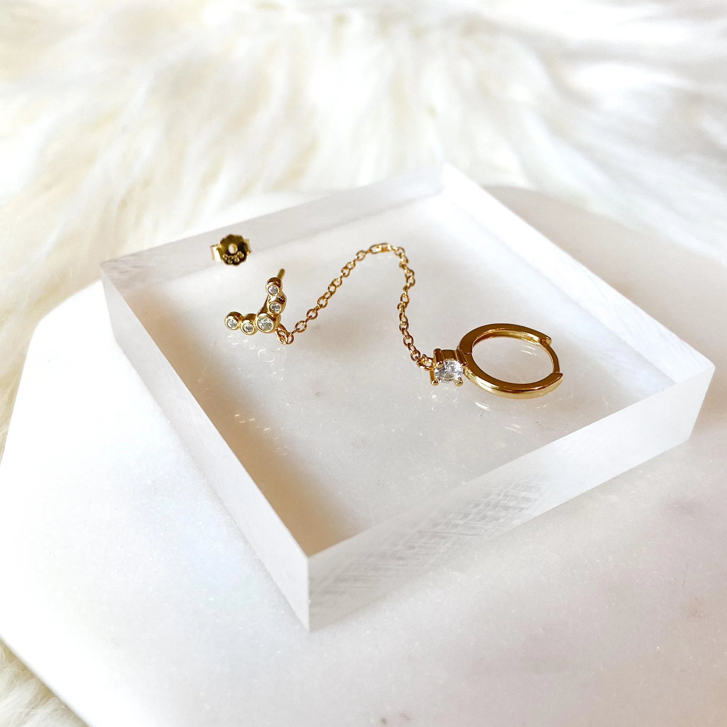 Ava Chain Link Huggie Earring