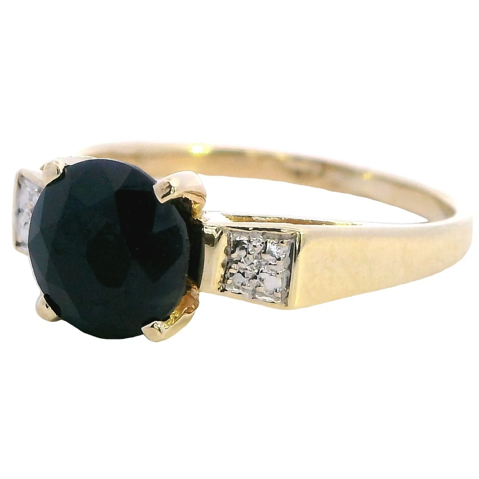 Enchanting 9ct Yellow Gold Sapphire Ring