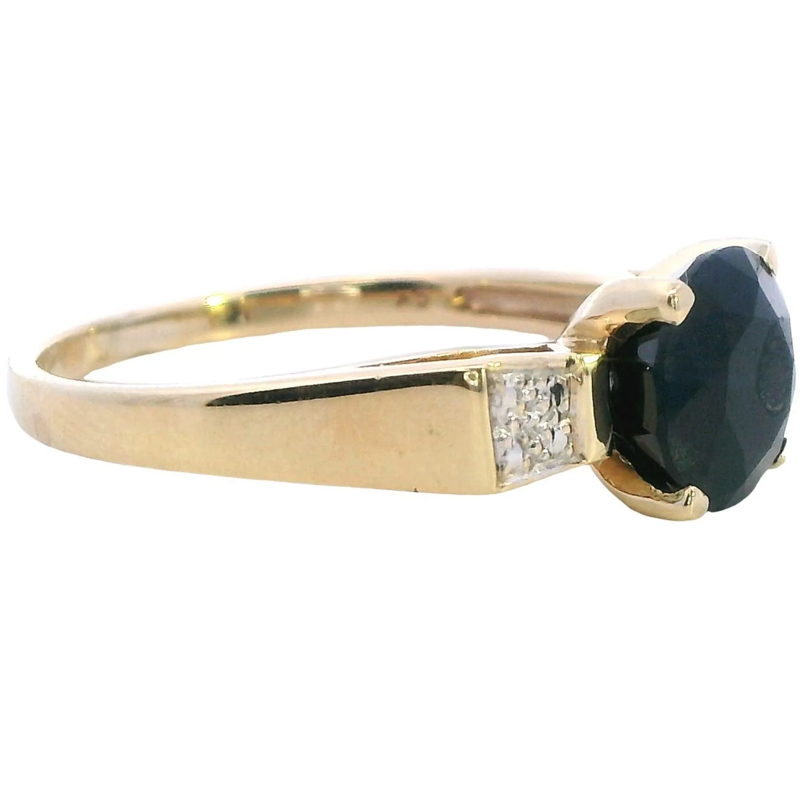 Enchanting 9ct Yellow Gold Sapphire Ring