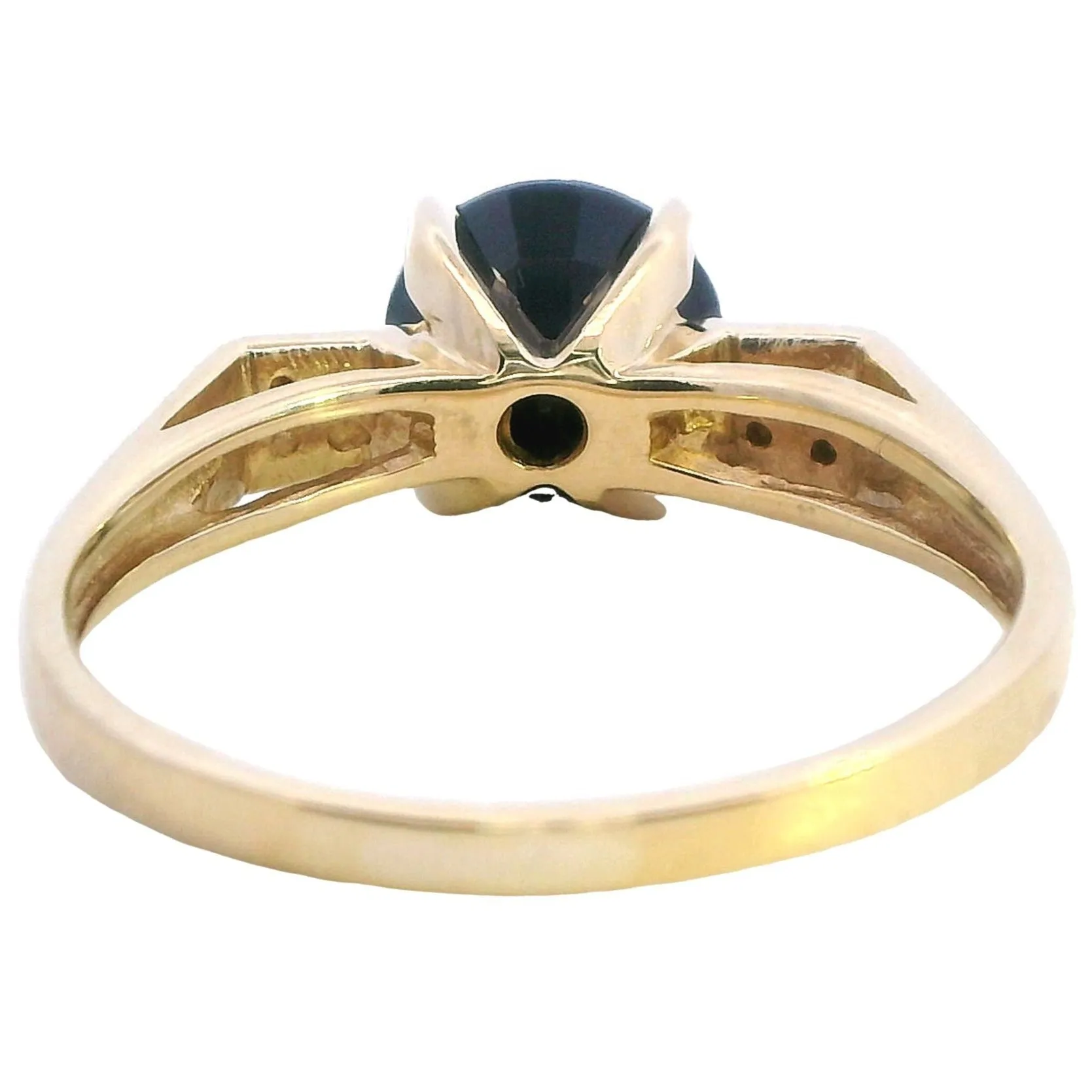 Enchanting 9ct Yellow Gold Sapphire Ring