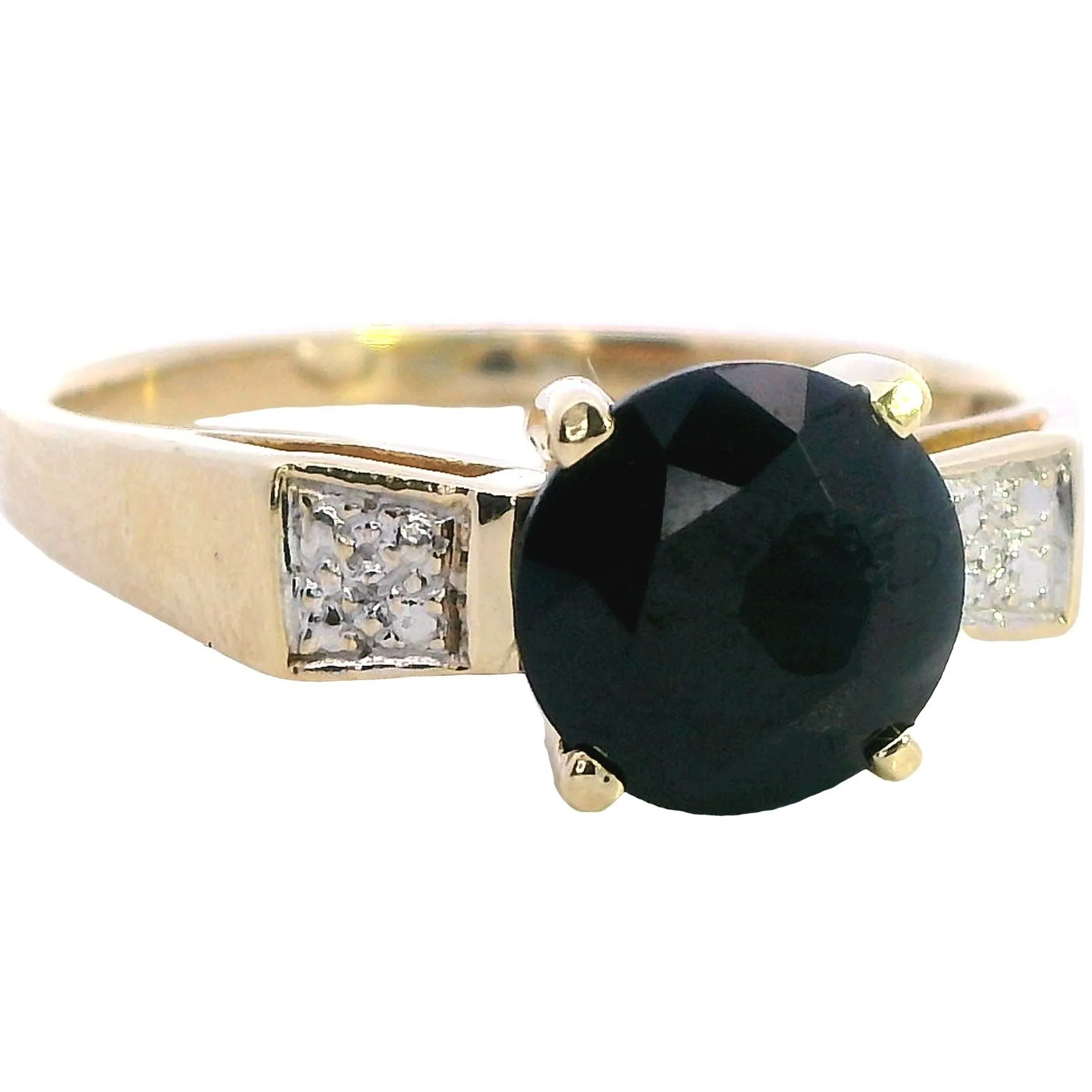 Enchanting 9ct Yellow Gold Sapphire Ring