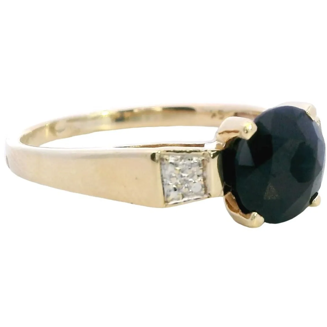 Enchanting 9ct Yellow Gold Sapphire Ring