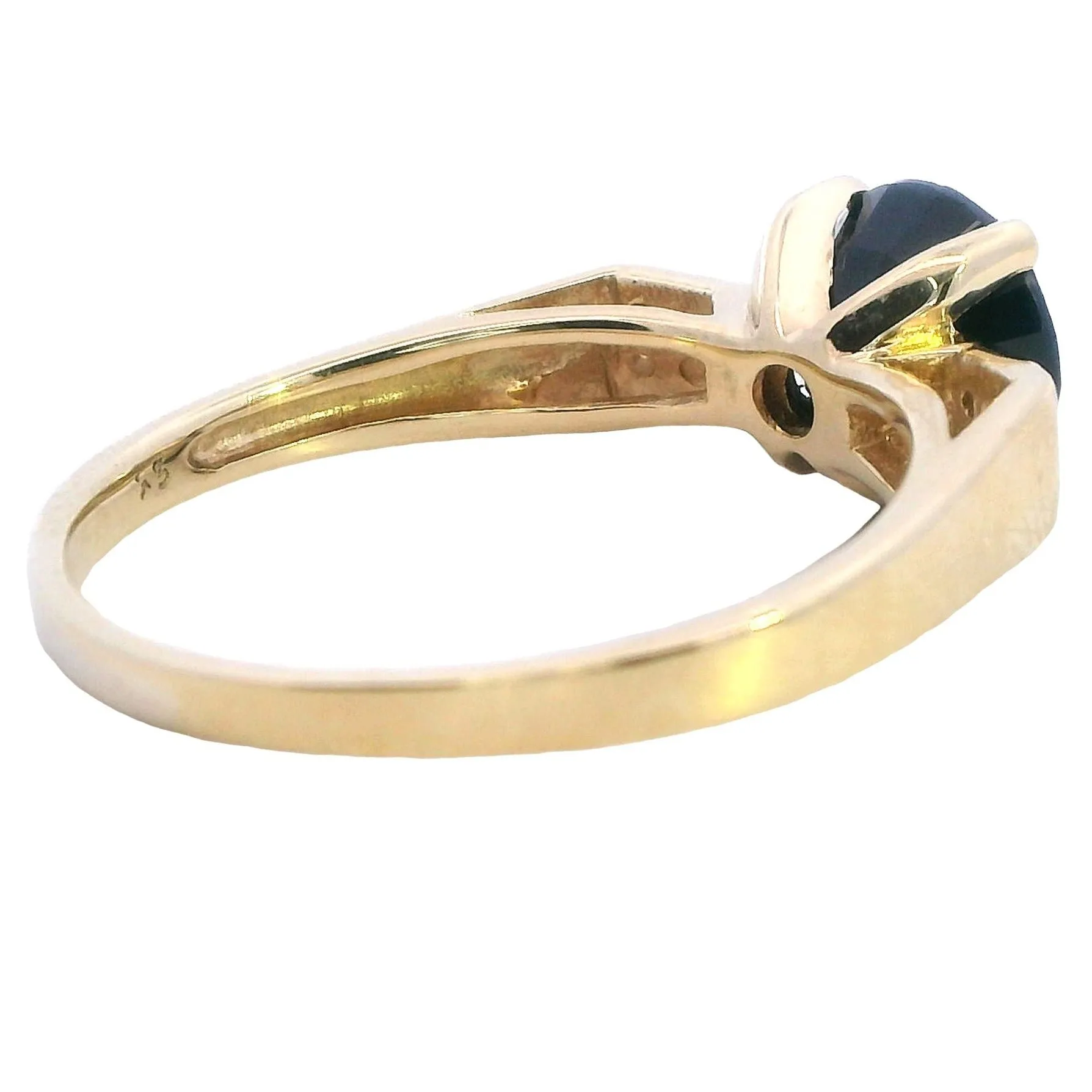 Enchanting 9ct Yellow Gold Sapphire Ring