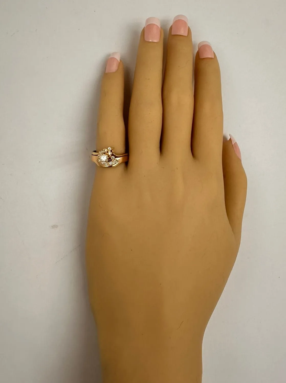 Exhilarating Cast 18ct Yellow Gold Engagement & Wedder Set