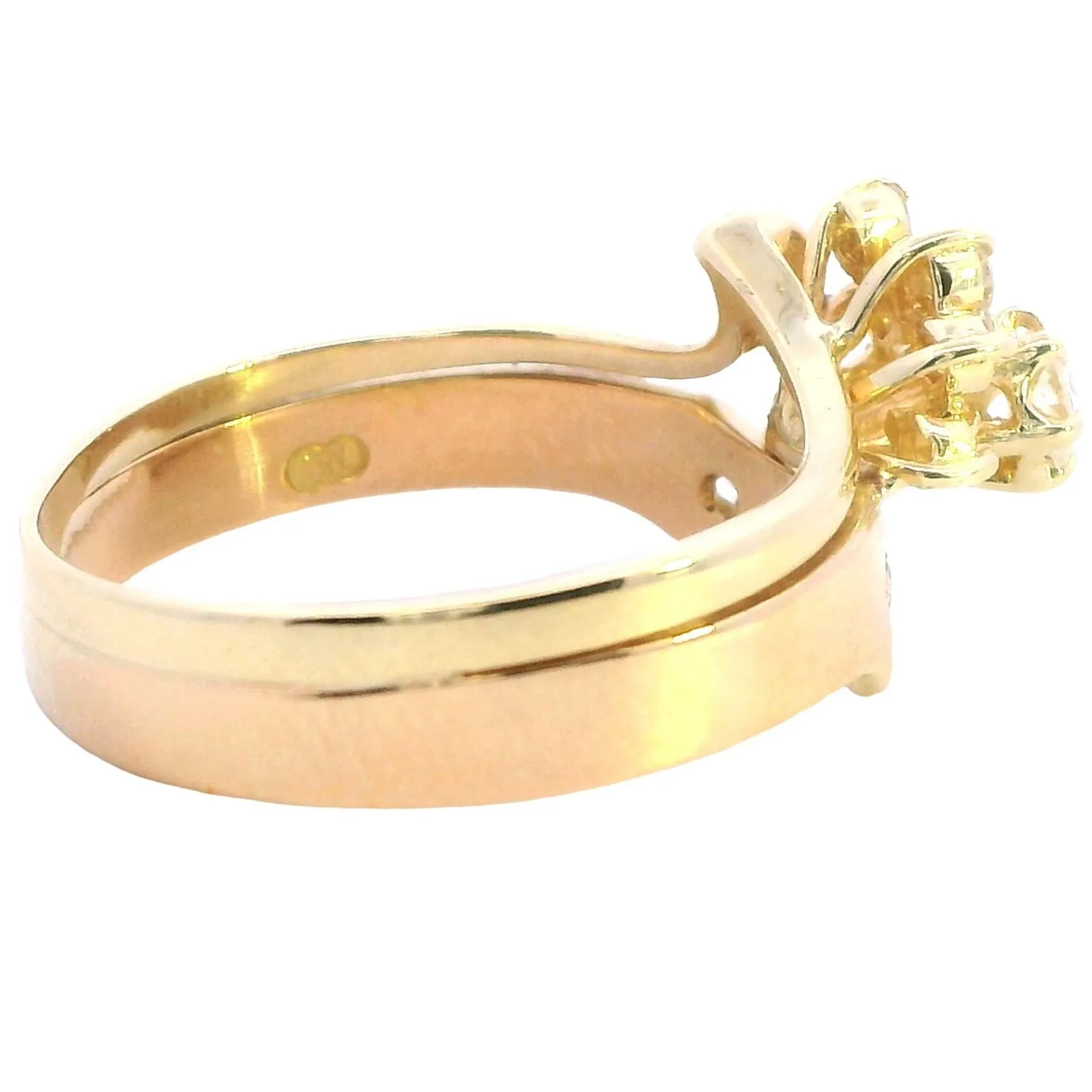Exhilarating Cast 18ct Yellow Gold Engagement & Wedder Set