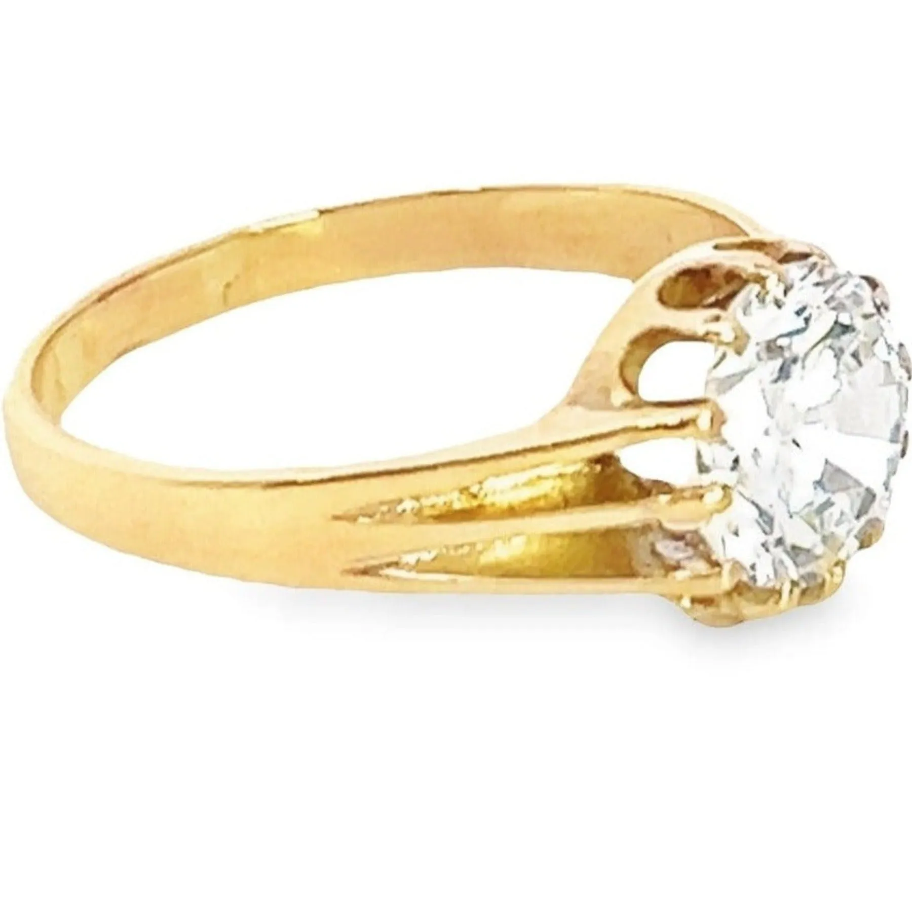 "Sustainable Romance: Chic Pre-Loved Yellow Gold Cubic Zirconia Ring for Valentine's"