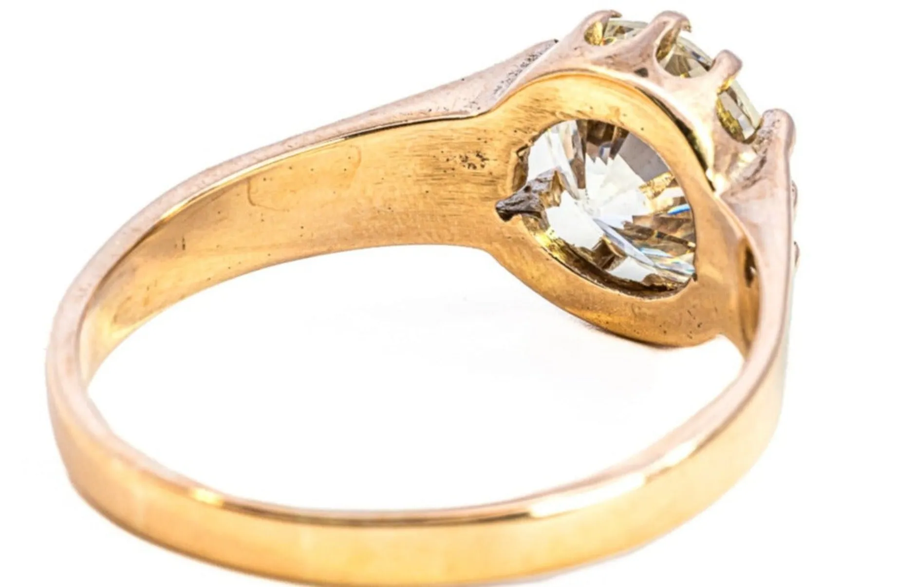"Sustainable Romance: Chic Pre-Loved Yellow Gold Cubic Zirconia Ring for Valentine's"
