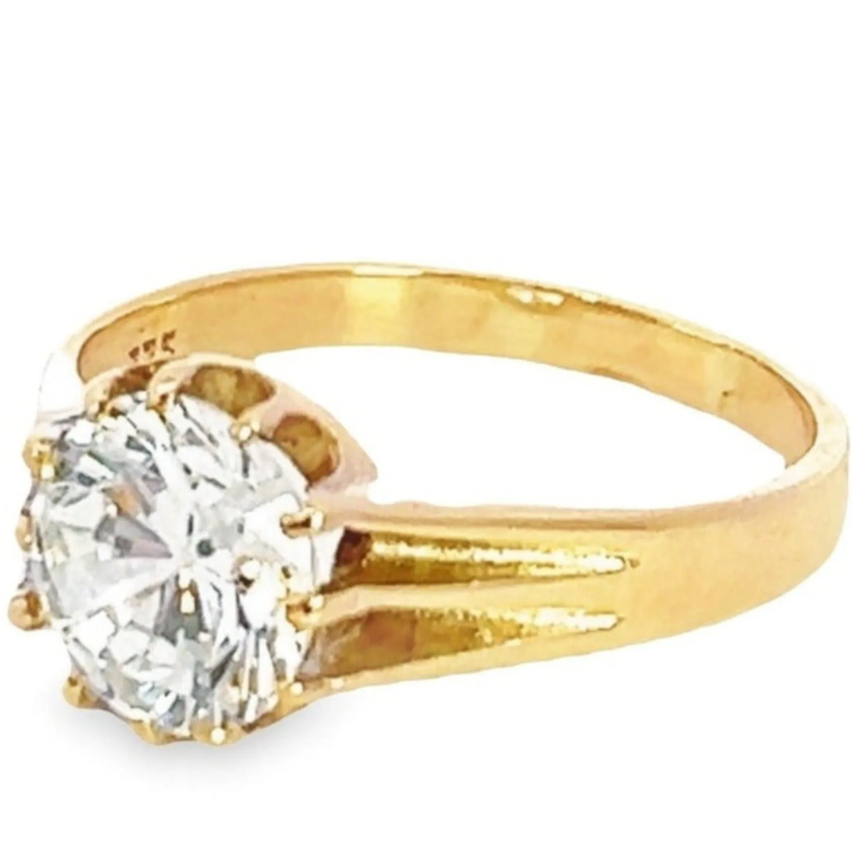 "Sustainable Romance: Chic Pre-Loved Yellow Gold Cubic Zirconia Ring for Valentine's"
