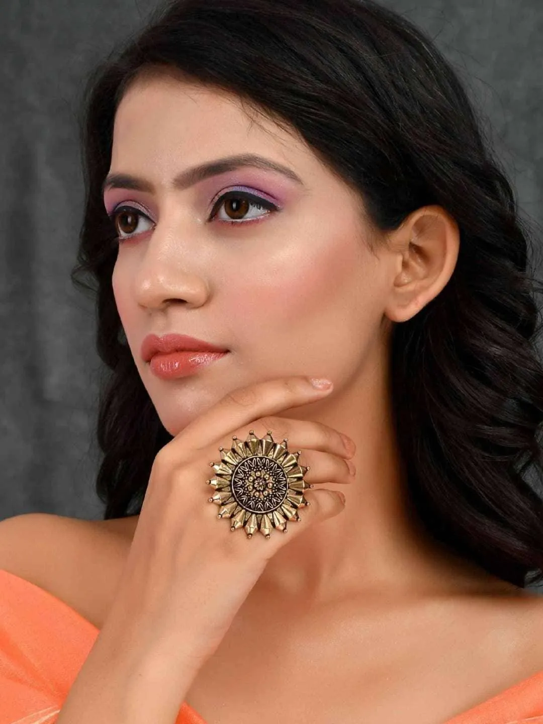 Richa Chadha In Oxidised Golden Chrysathrus Ring