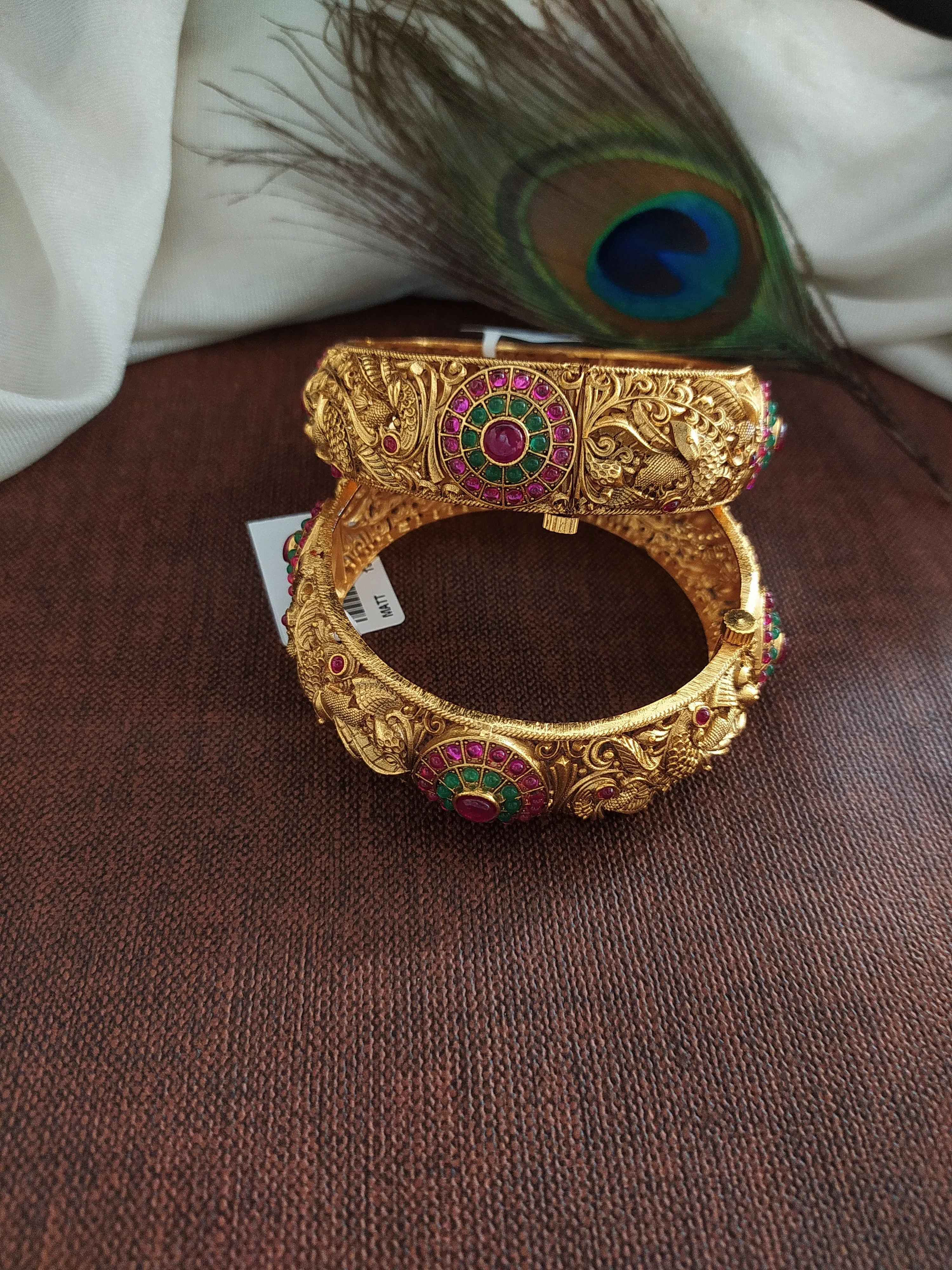 Timeless Treasure of Kemp Stones Traditional Antique Kada