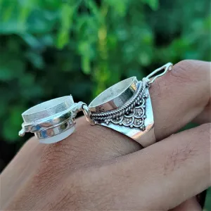 White Howlite Ring, Poison Box Ring, Marquise Stone Ring, White Turquoise Ring, Poison Ring, Marquise Pill Box Ring, Openable Poison Ring, White Marble Ring, Handmade Poison Ring, Secret Stash Jewelry
